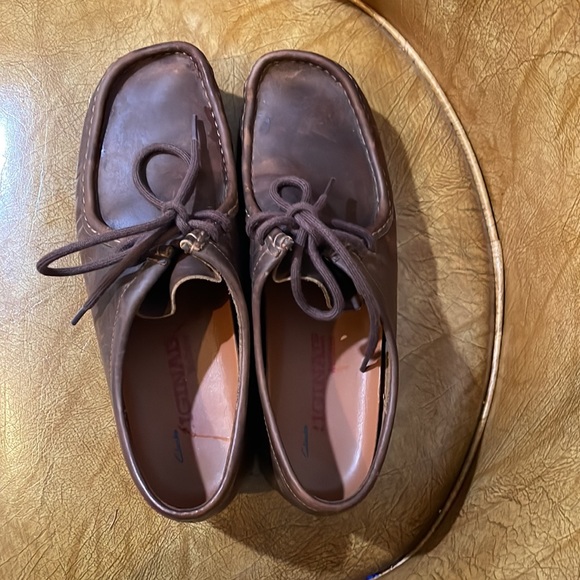 Clarks Wallabee Oxford. Dark brown. Size 12